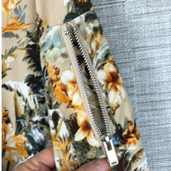 Philosophy Jacket Women's Small Hawaiian Floral
Bomber Fully Lined Front Zip - Picture 4 of 8